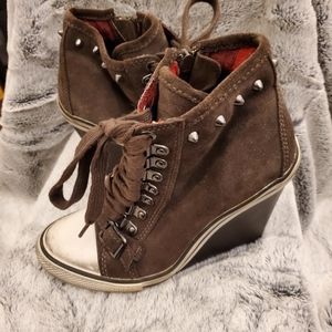 Gianni Bini wedge shoe.